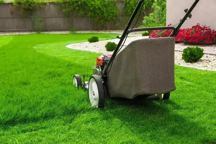 How to mow a lawn in Pueblo, CO